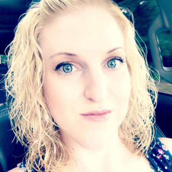 Meet your Posher, Beth - Picture 1 of 1